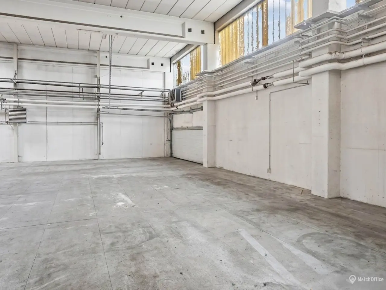 Billede 3 - 839 m² højlofter lager/værksted med kontor