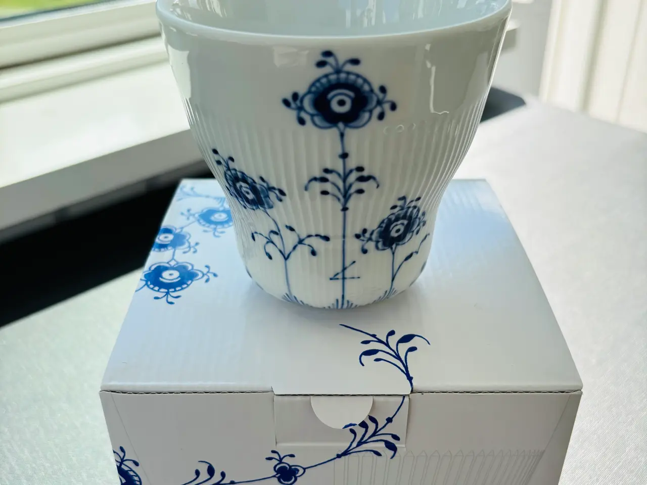 Billede 2 - Royal Copenhagen blå elements kop byttes til coral