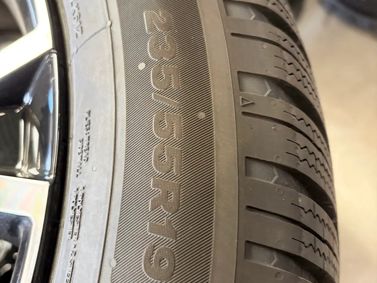 Billede 3 - Orig. Nissan Ariya vinterdæk 19” alufælge