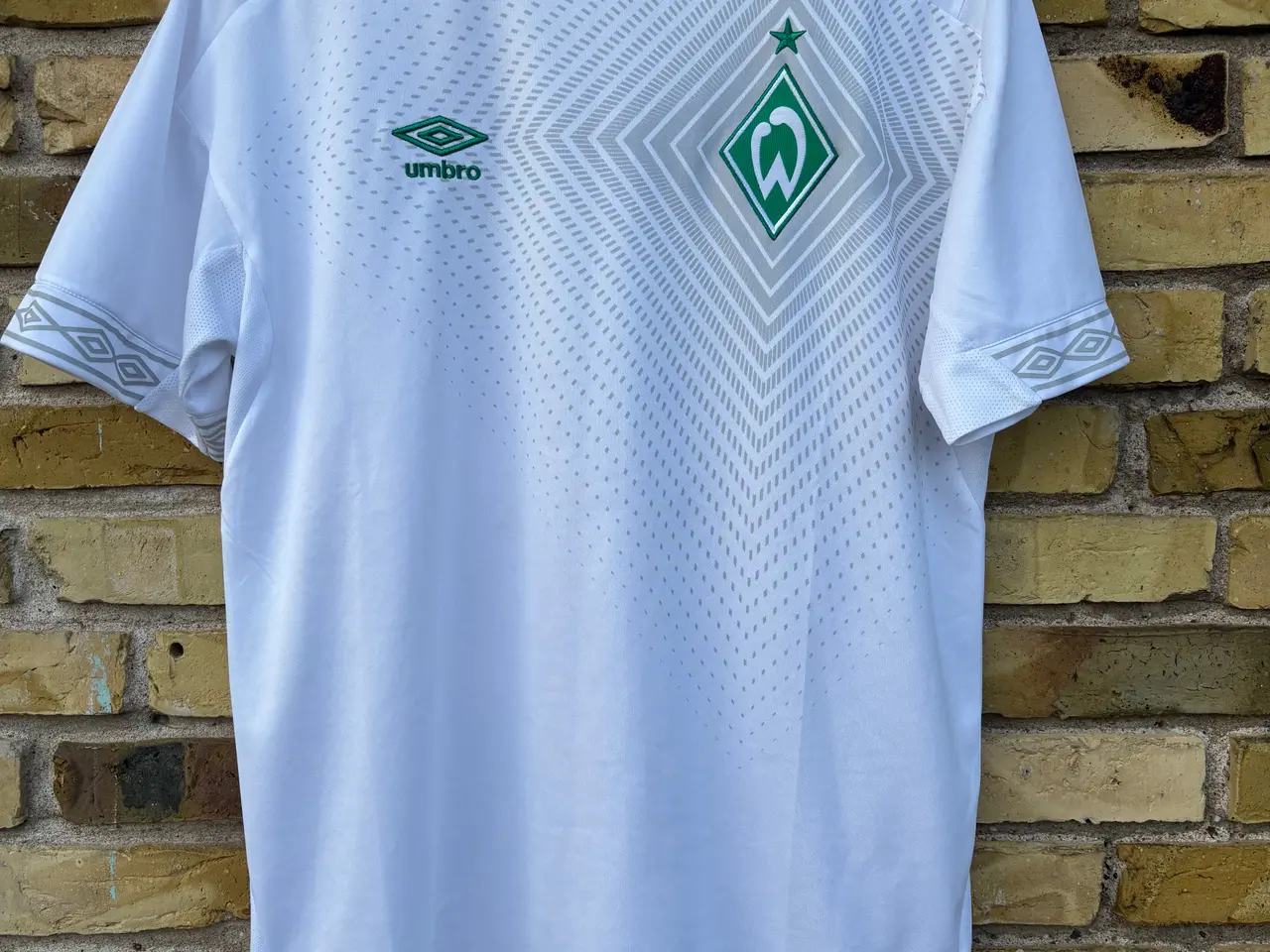 Billede 1 - SV Werder Bremen 3. Trøje 2018/19 – Umbro