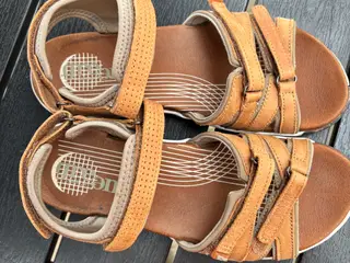 Green Comfort sandaler i naturfarvet skind.