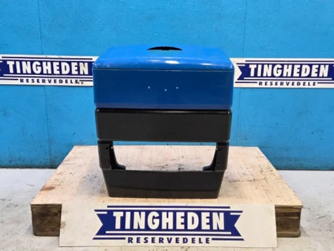 Billede 1 - New Holland 8340 Front Hjelm