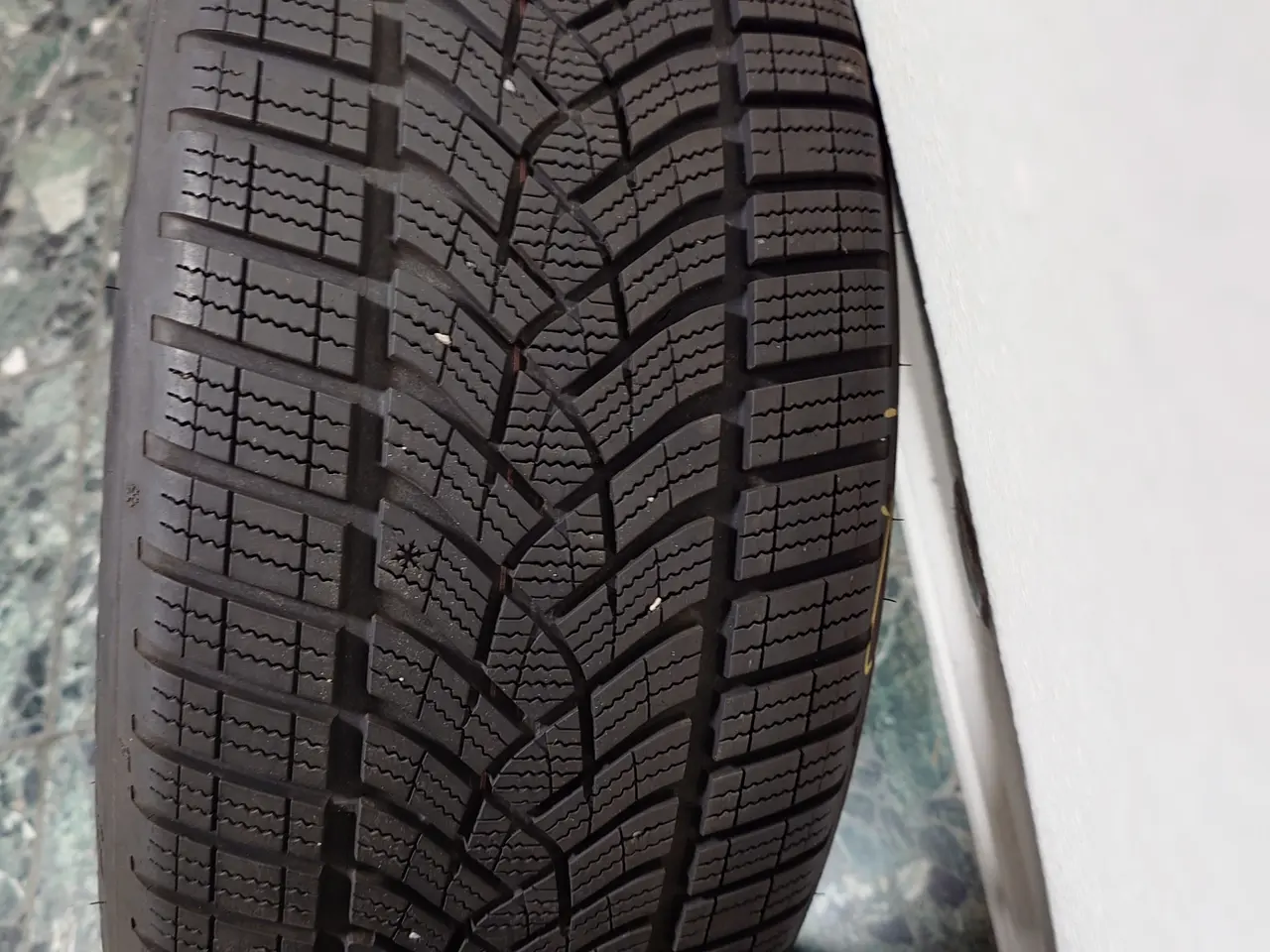 Billede 9 - Goodyear Ultragrip performance+ 245/45-18" 7mm