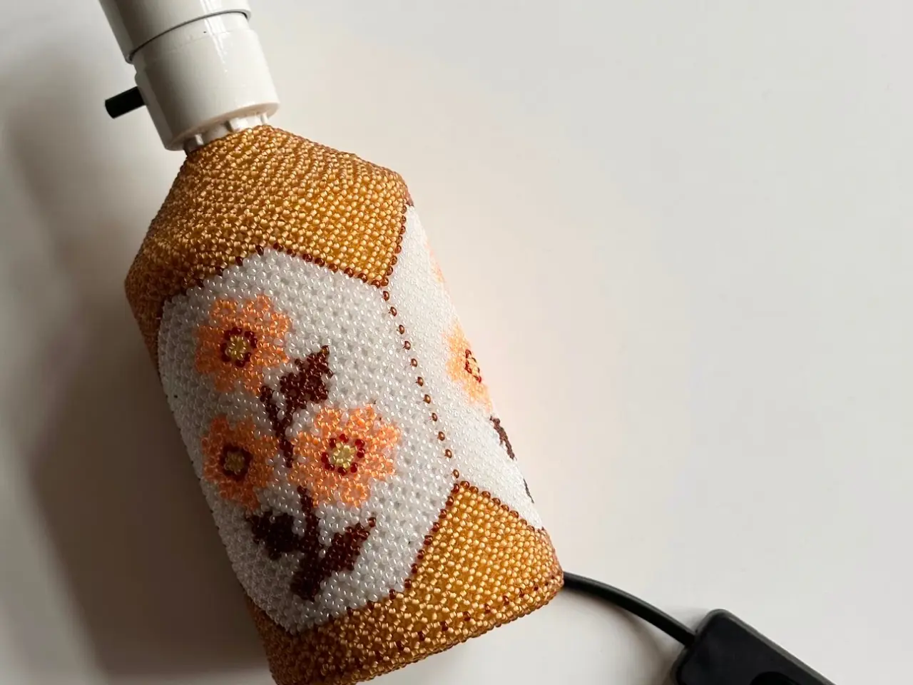 Billede 5 - Perlesyet bordlampe