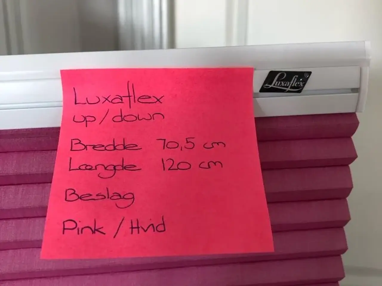 Billede 4 - Luxaflex pink/hvid str. 70,5 x 120