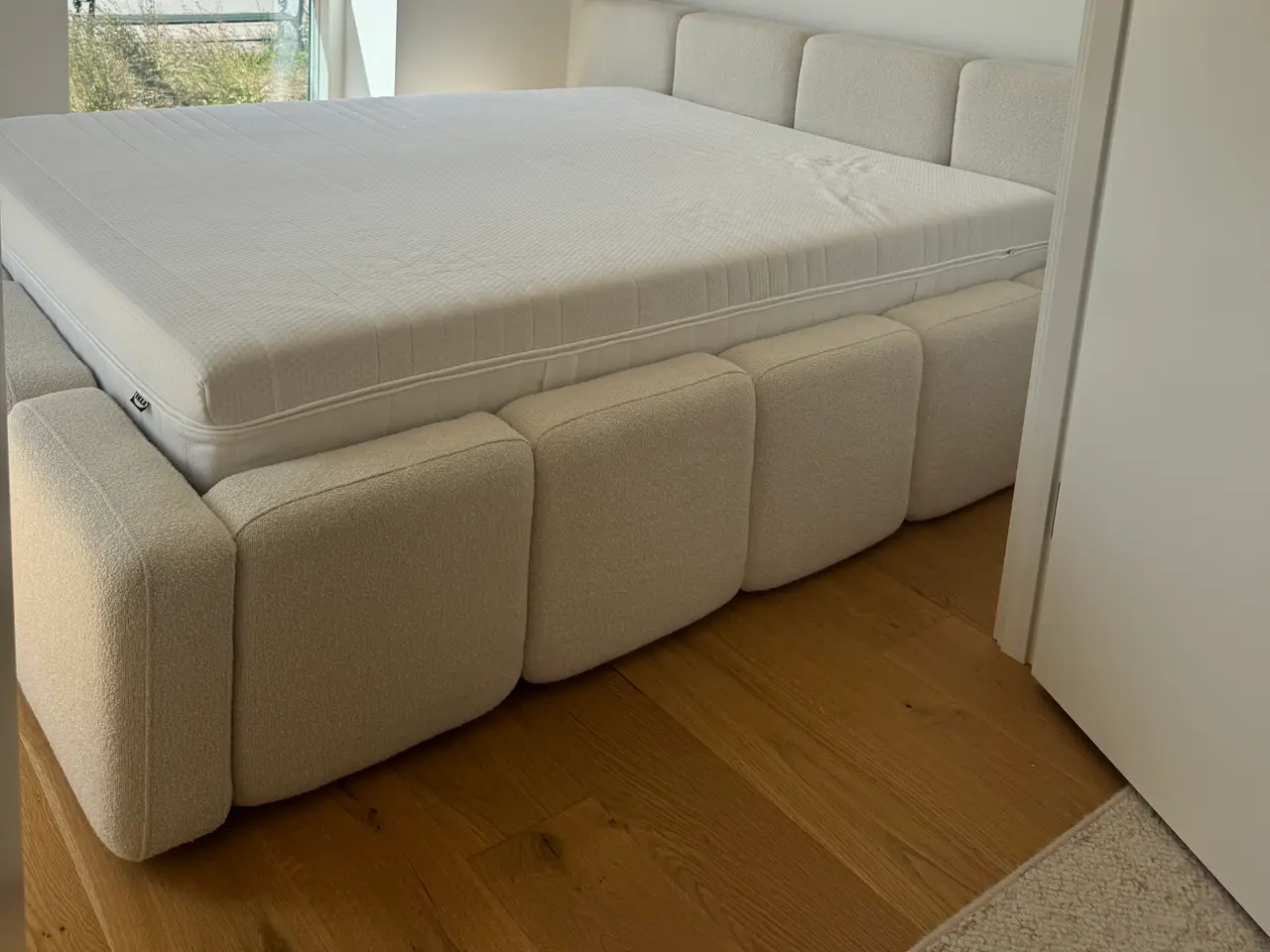 Billede 4 - Upholstered bed with storage / Polstret seng med o
