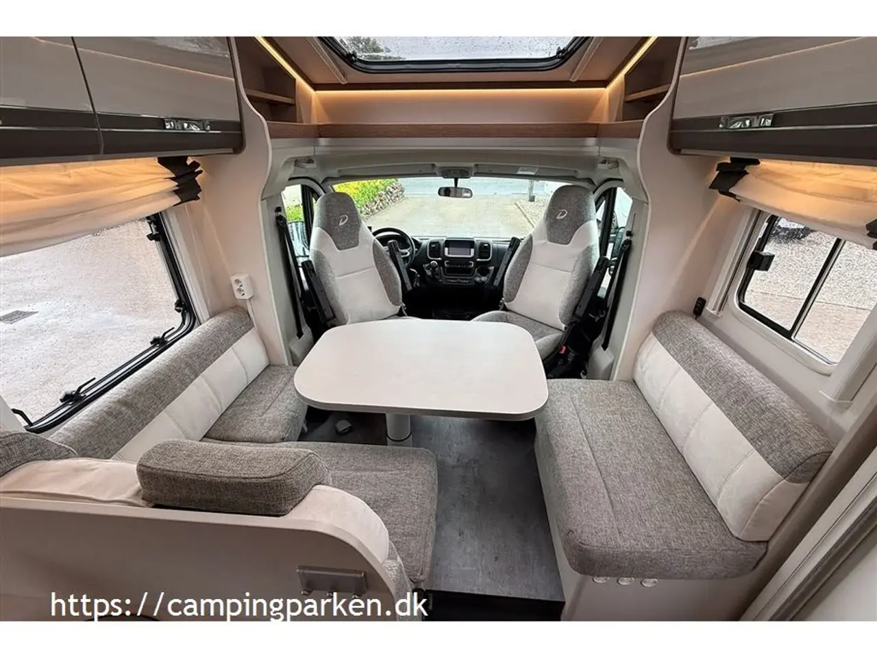 Billede 4 - 2022 - Dethleffs Trend T 7017 EB   Lave enkeltsenge og stort toiletrum i bagenden med brusekabine, 140hk, Euro6 motor