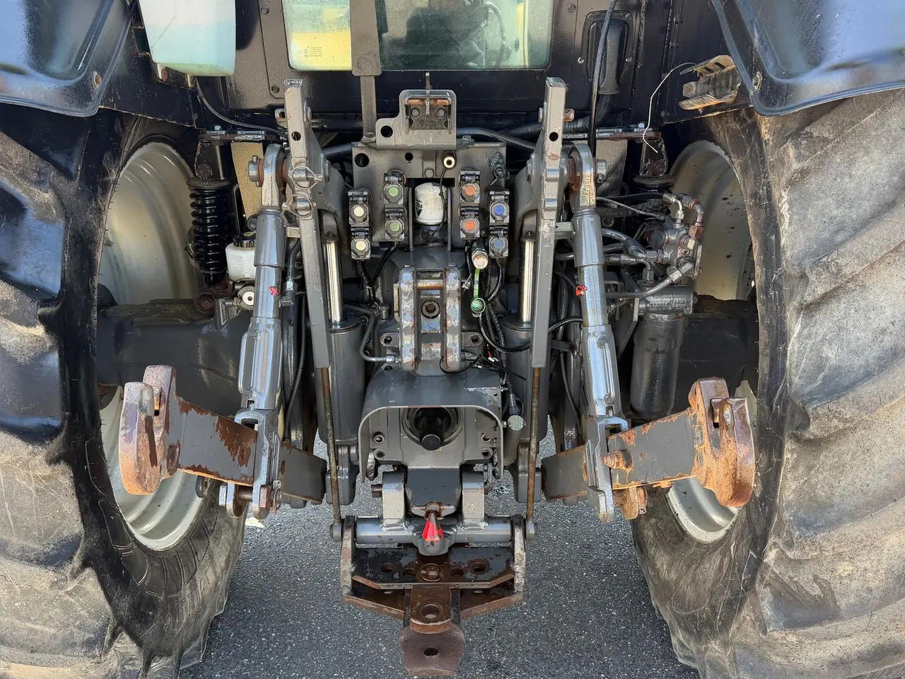 Billede 14 - Valtra T153 HiTech Fin brugt traktor, med Frontlift og Front PTO