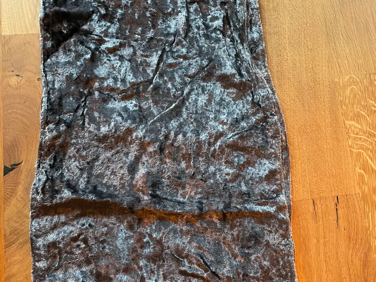Billede 1 - Velour tørklæde - grå - 140x28cm