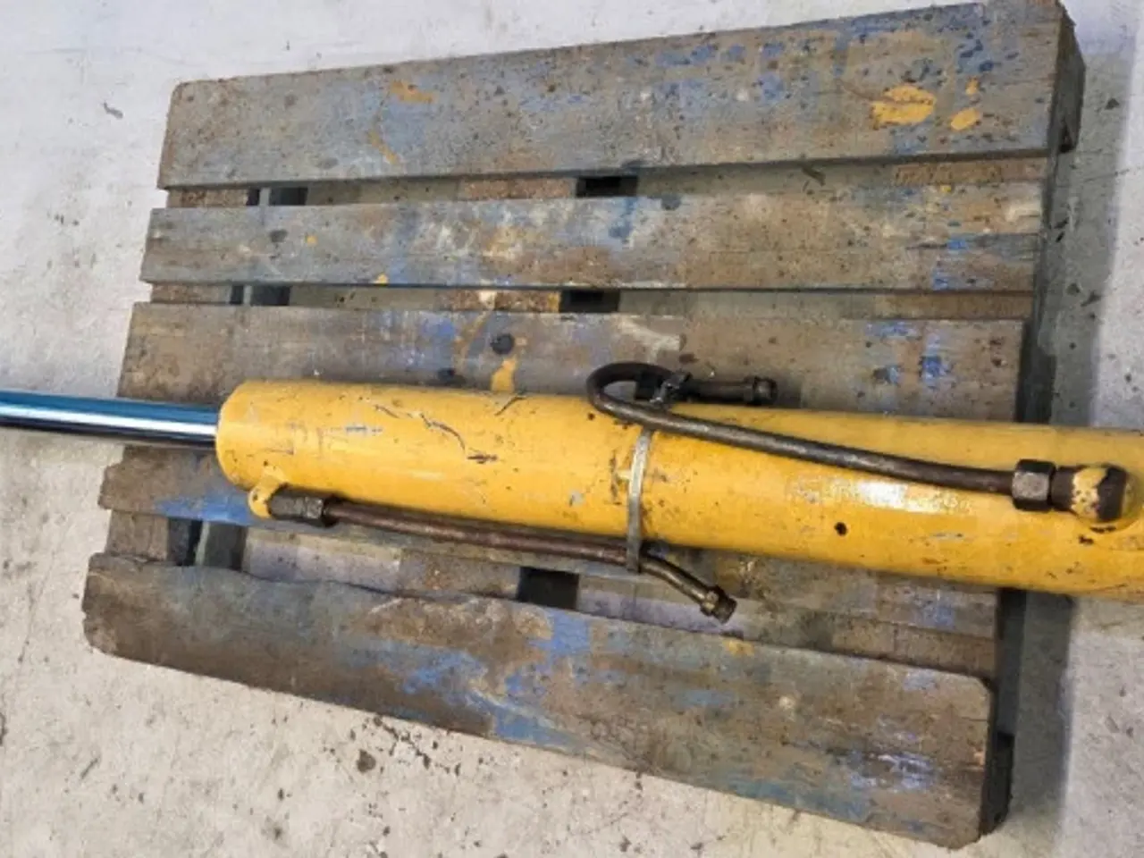 Billede 18 - Ford 675D Cylinder F1NNB577CA