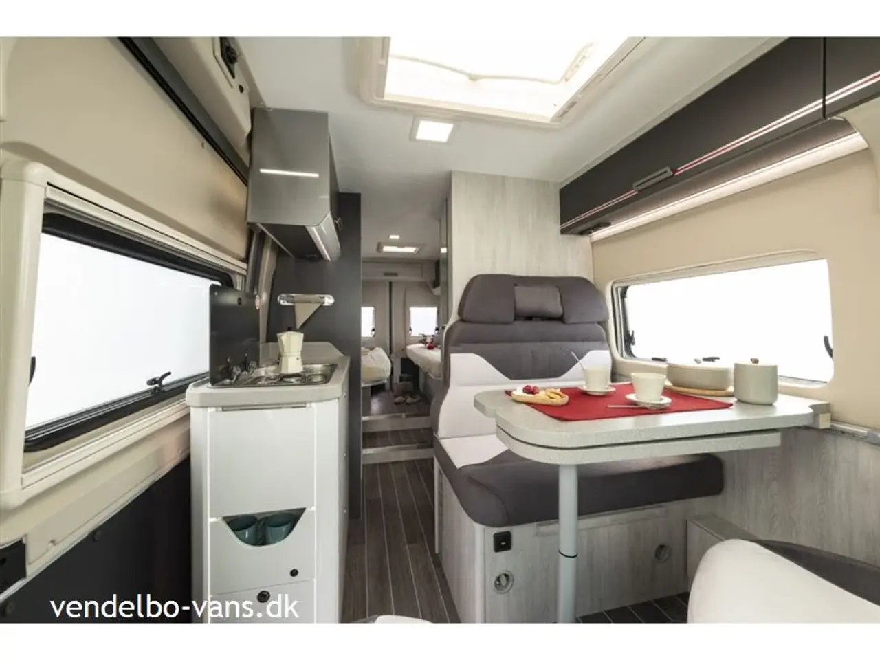 Billede 13 - 2026 - Rollerteam Livingstone DUO Sport   CamperVan med enkeltsenge som kan omforandres til dobb.seng