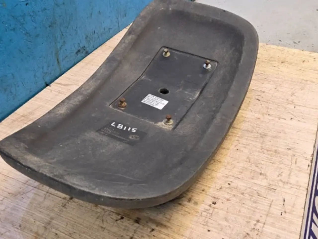 Billede 8 - New Holland LB115 Hjulskærm R. 85806175