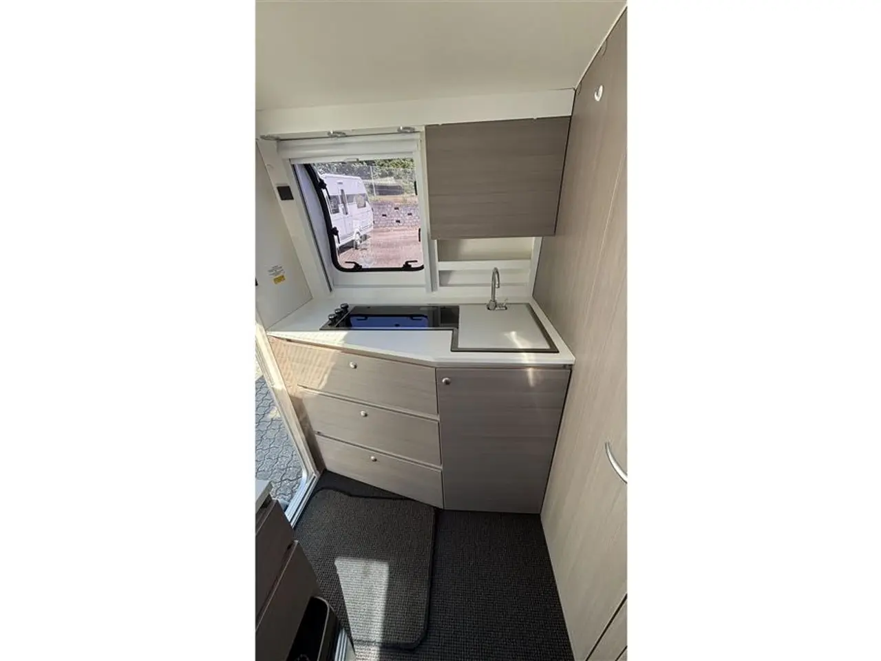 Billede 8 - 2017 - Adria Action 361 LH   Pæn og velholdt campingvogn