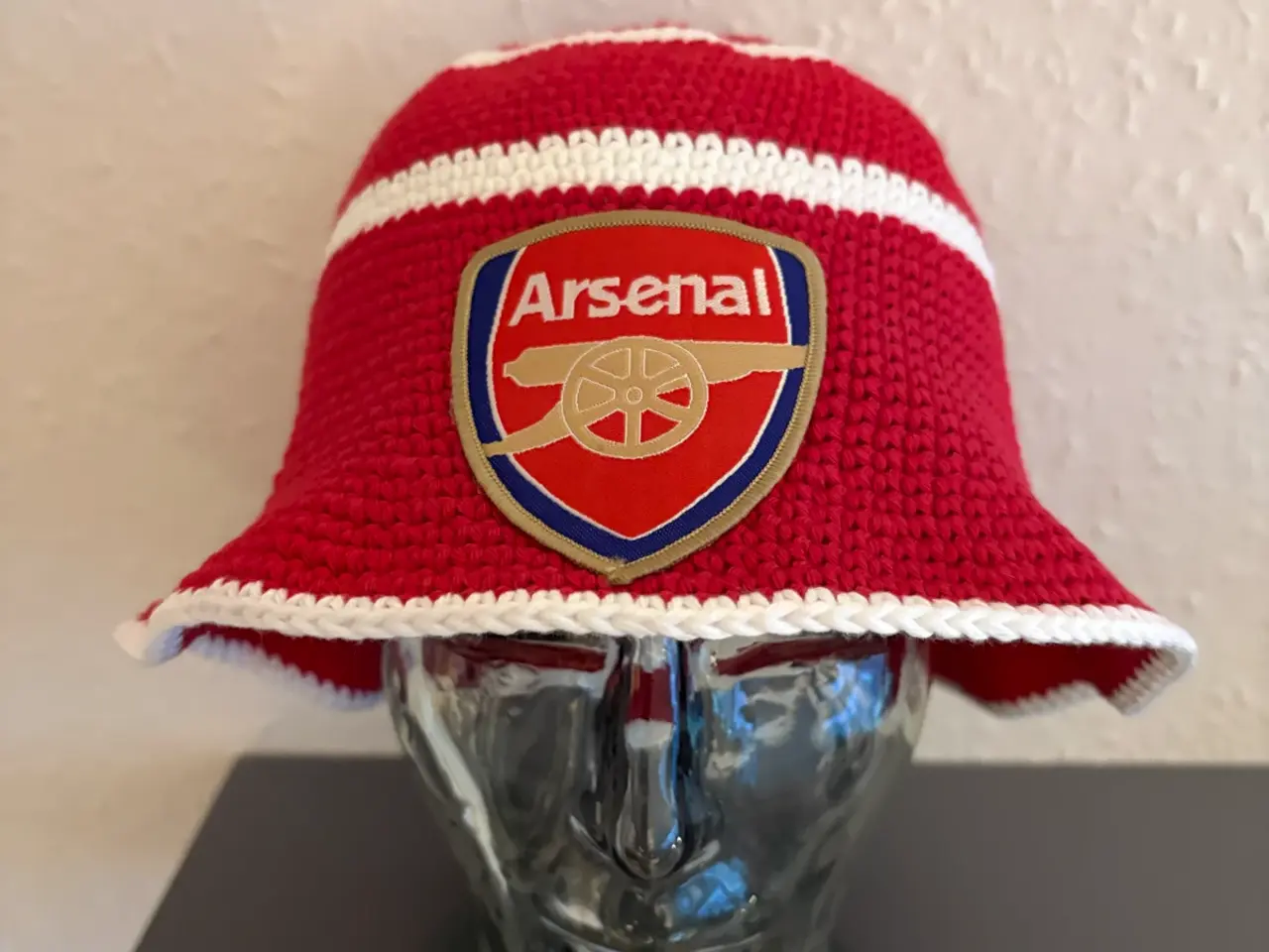Billede 1 - Hæklet Arsenal bøllehat