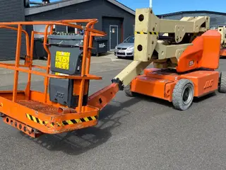 JLG E400AN