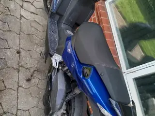 Peugeot speedfight 4 2t efi