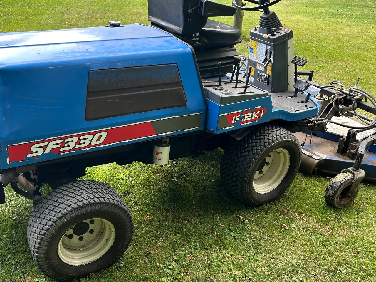Billede 2 - Iseki SF330 diesel plæneklipper med 2 m klippebord