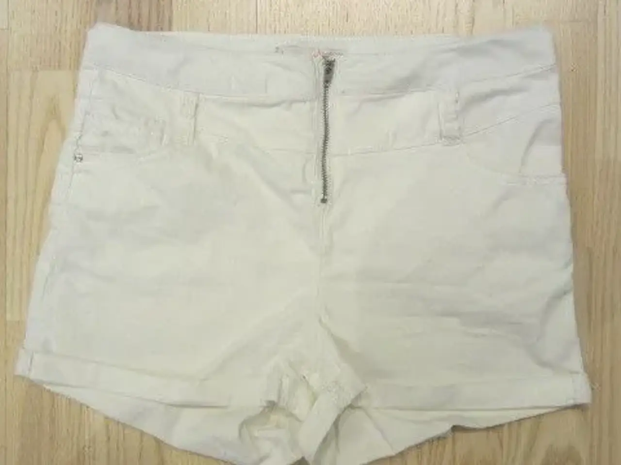 Billede 1 - Str. XS, højtaljede elastiske shorts