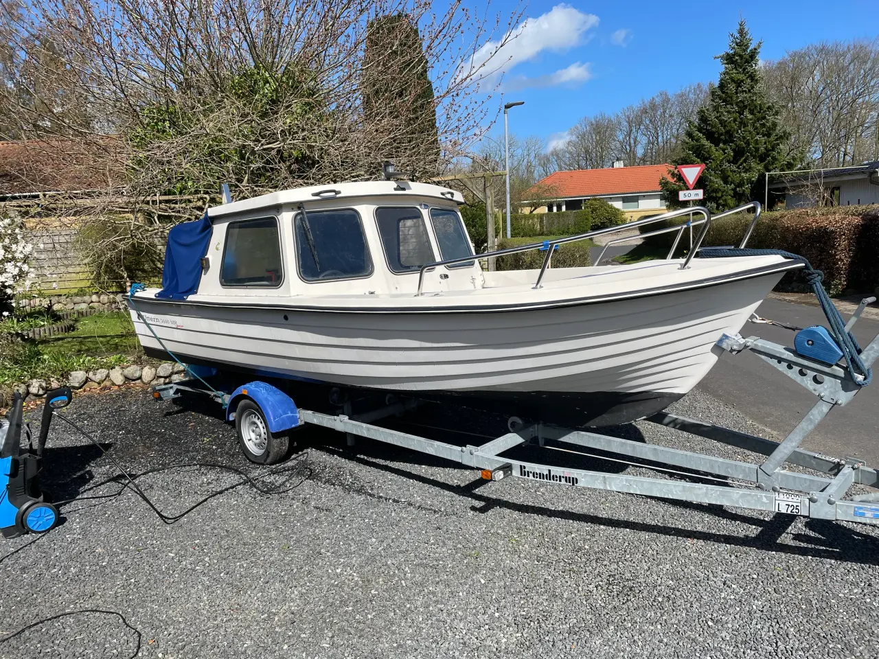 Billede 1 - Uttern 5600 mr