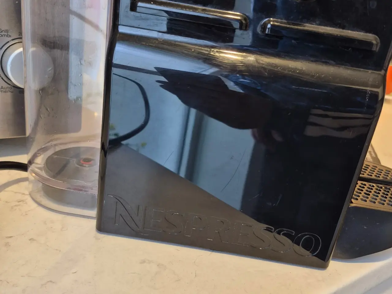 Billede 4 - Nespresso Inissia kaffemaskinel