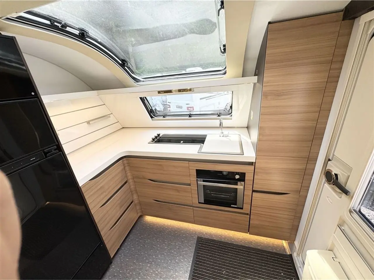 Billede 11 - 2020 - Adria Alpina 753 HT Enkeltsenge-Alde-Gulvvarme.-Aircon-Telt