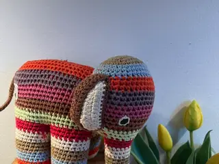 Smuk hæklet Anne-Claire Petit elefant (gør-det-sel