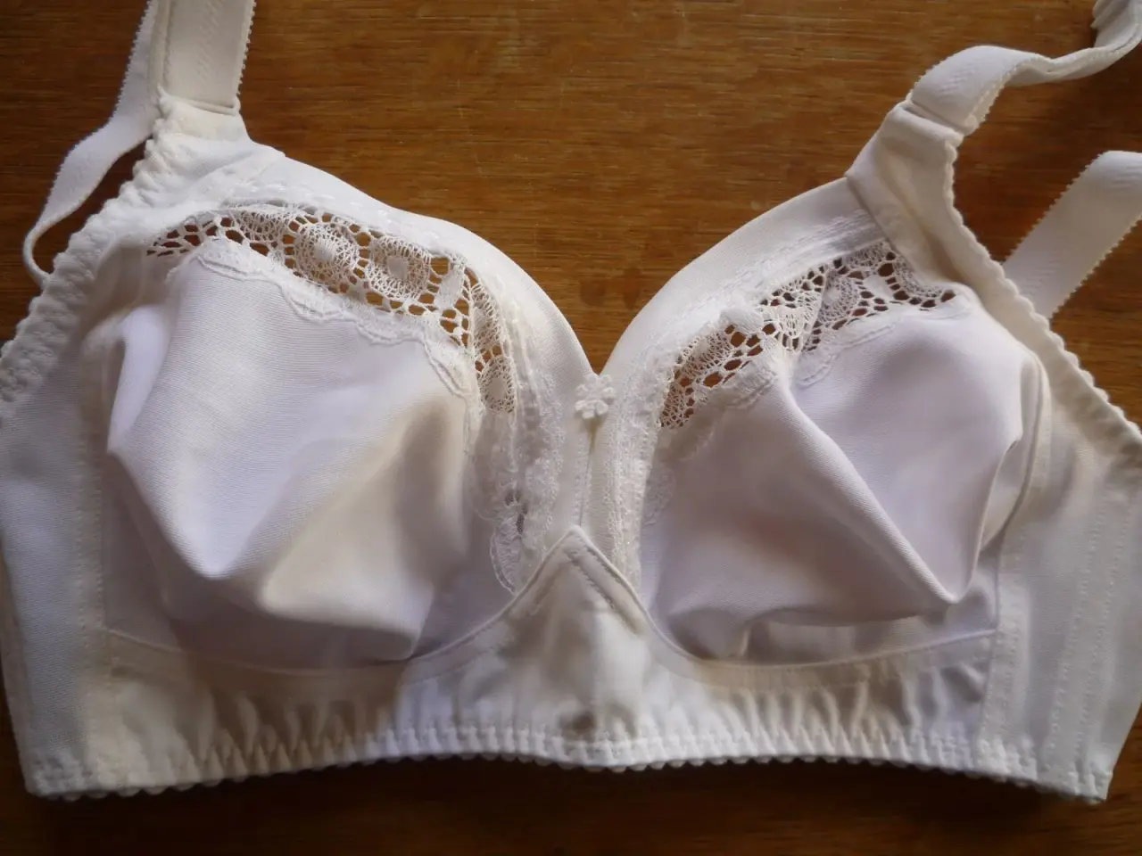 Billede 1 - Ny super flot bh, Triumph, str. 75 D