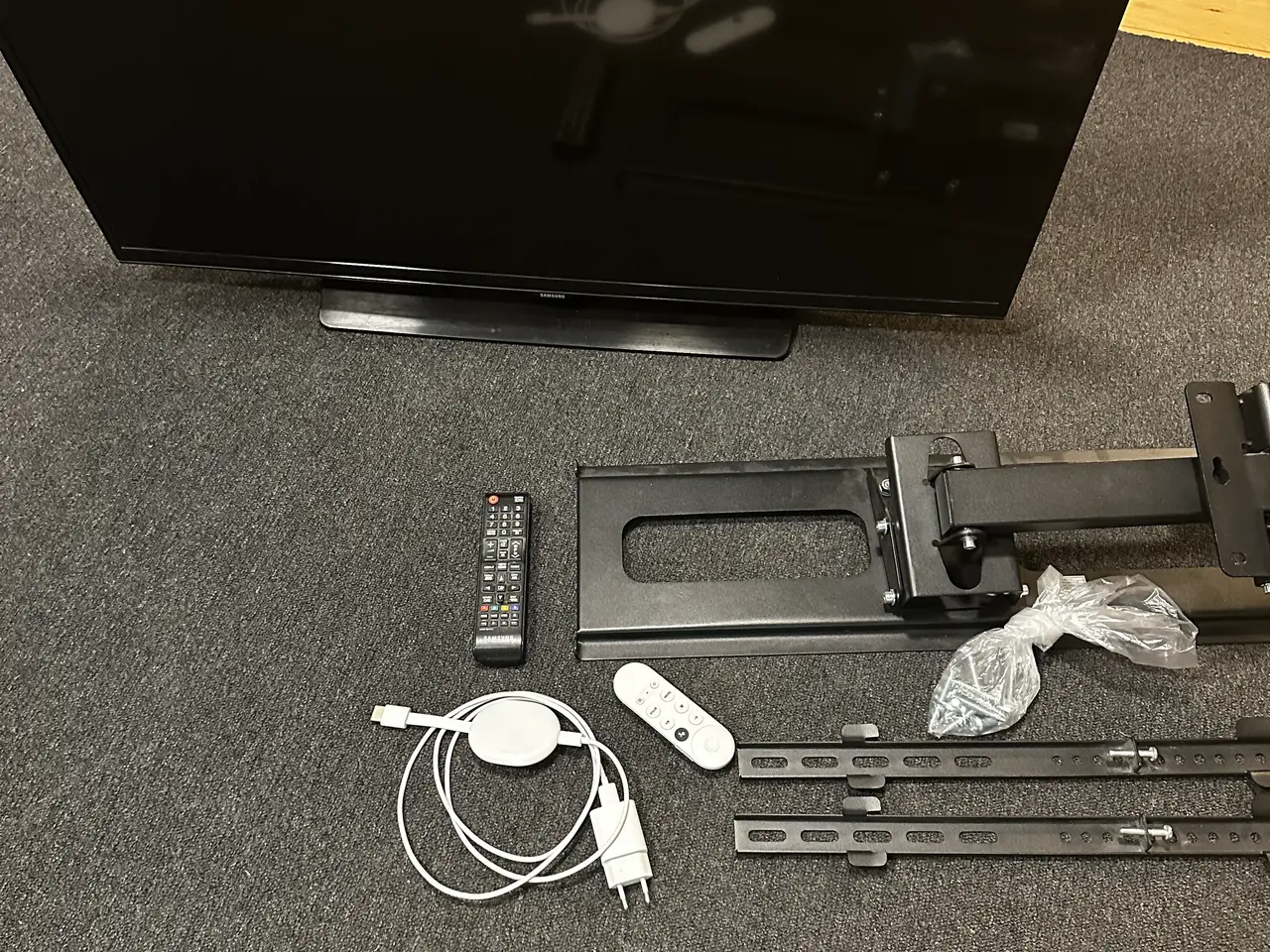 Billede 1 - Samsung 42" LCD tv med vægbeslag og Google TV