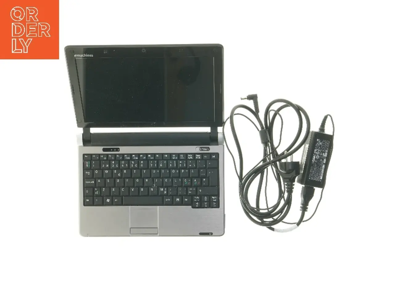 Billede 2 - Netbook med oplader og taske fra eMachines (str. 26x19 cm)