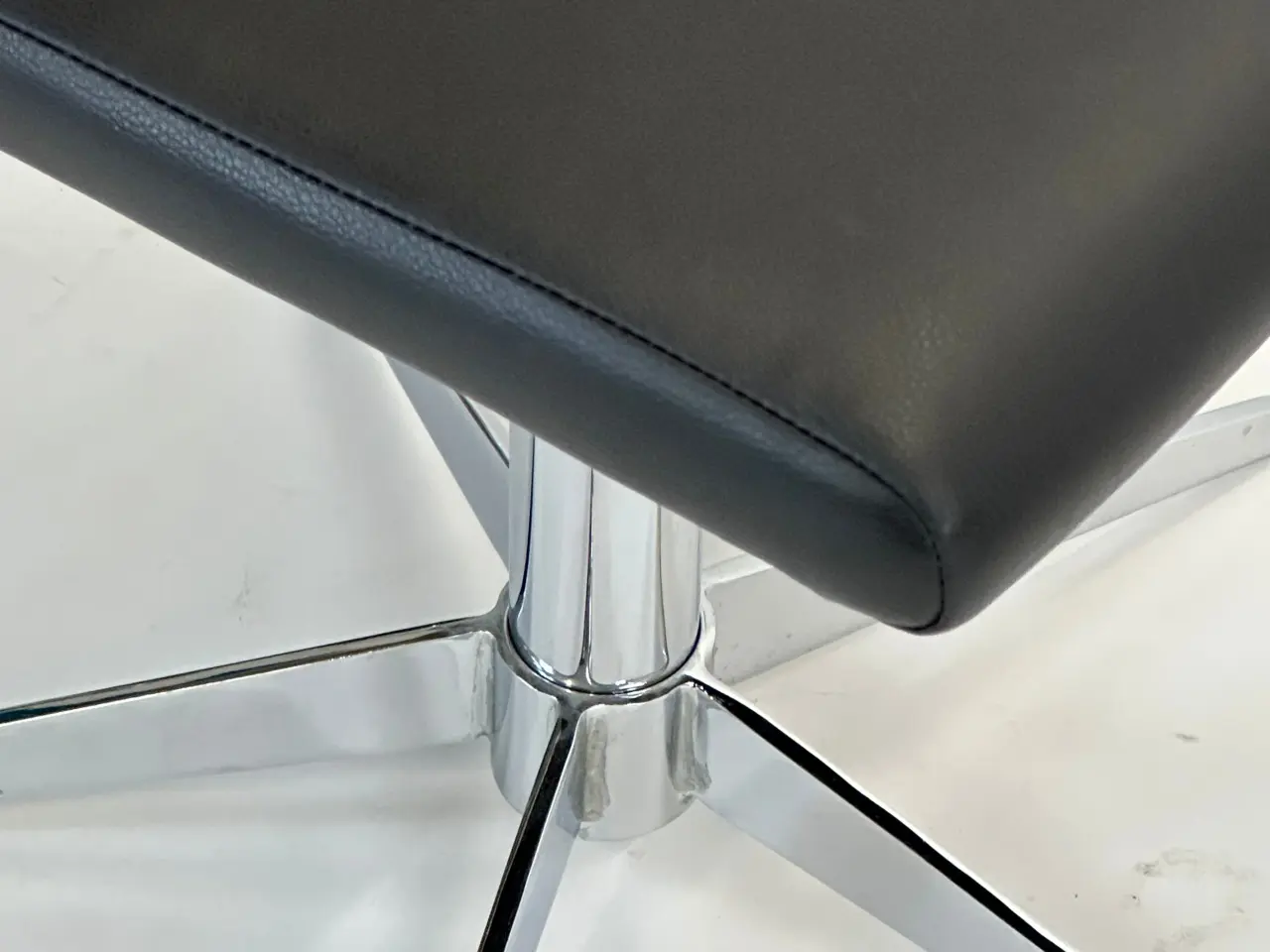Billede 7 - Stol – Sort med Krom Stel