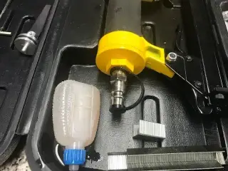 Sømpistol faktisk ny