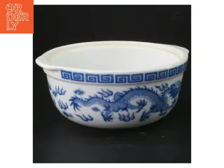 Blå-hvid porcelænsskål med dragemotiv