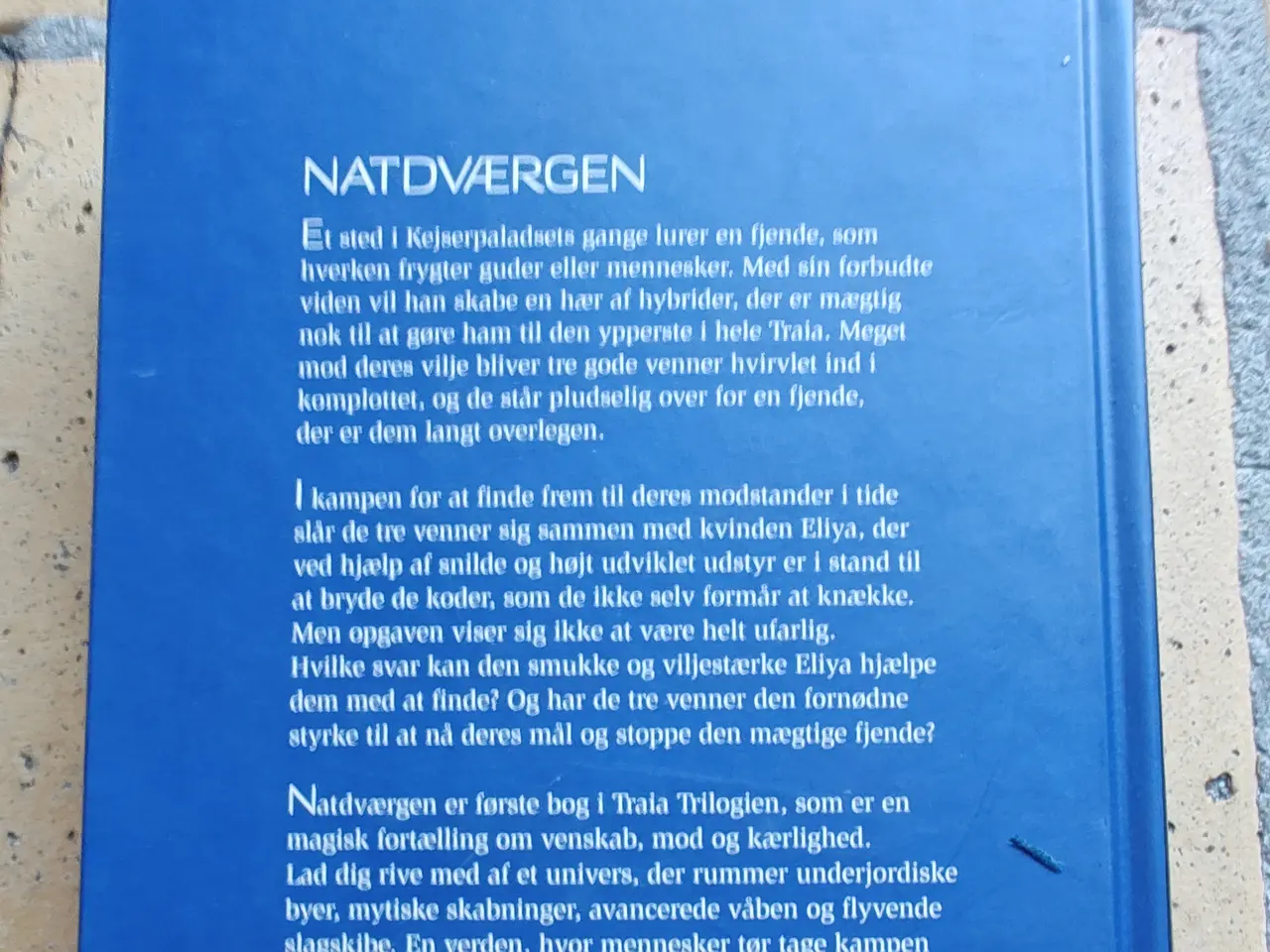 Billede 2 - Natdværgen Traia Trilogien BOG Første Udgave