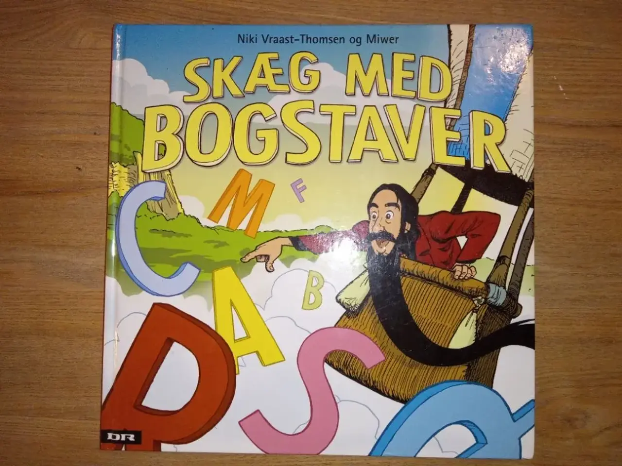 Billede 1 - Skæg med bogstaver