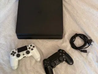 Ps4 slim + 2 controller :)