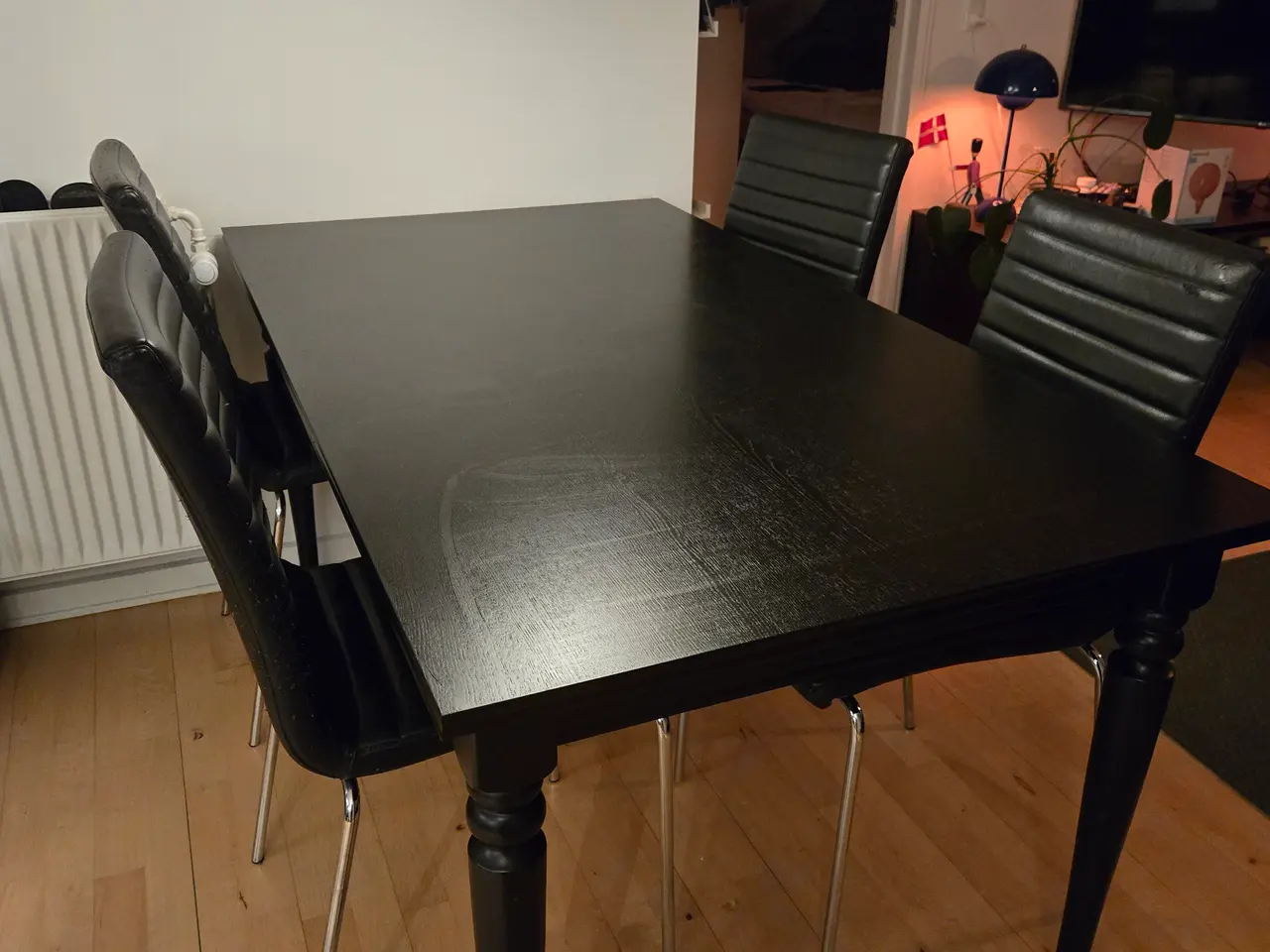 Billede 1 - Spisebord med udtræk