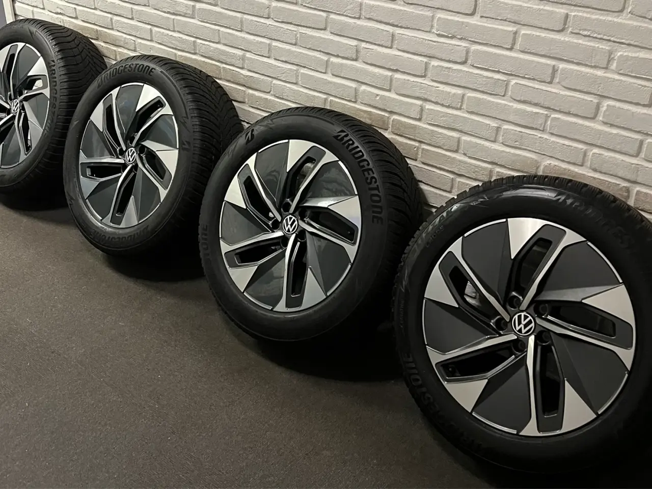 Billede 1 - Originale VW ID4/5 fælge med vinterdæk