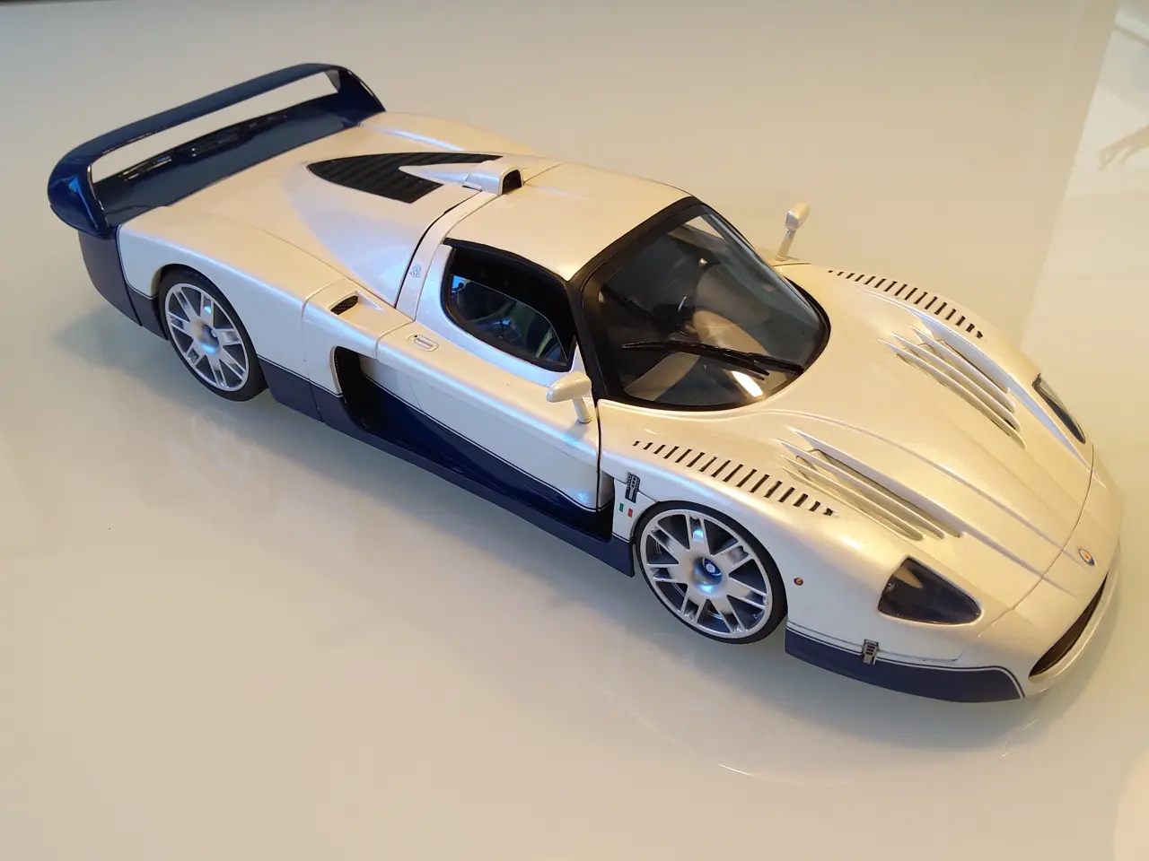 Billede 2 - Maserati mc12 