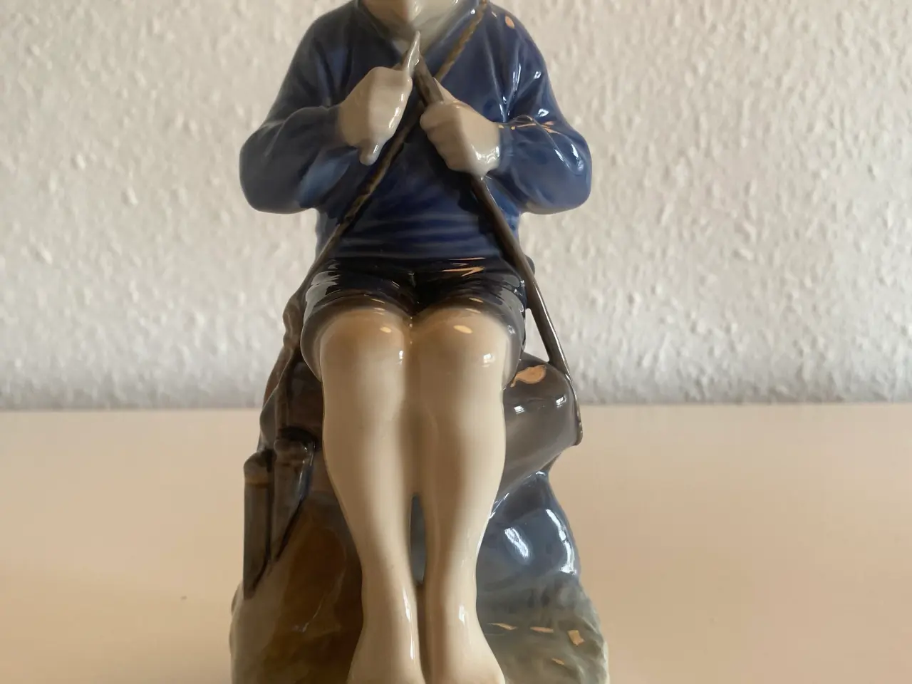 Billede 1 - Royal Copenhagen Figur 905 Porcelæn Dreng Blå