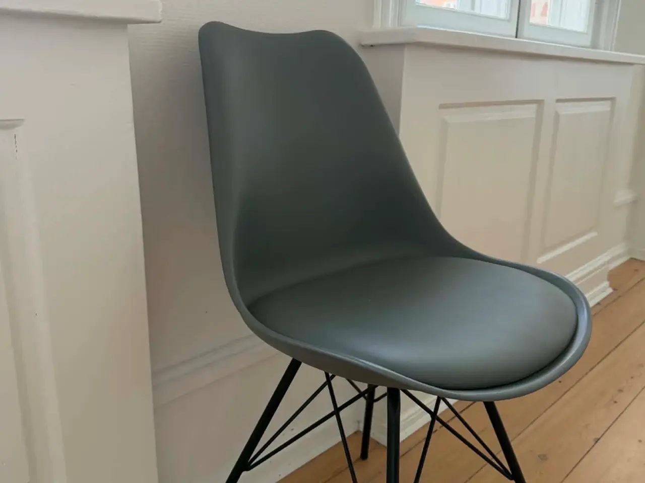 Billede 2 - Grå Spisebordstole - 600kr