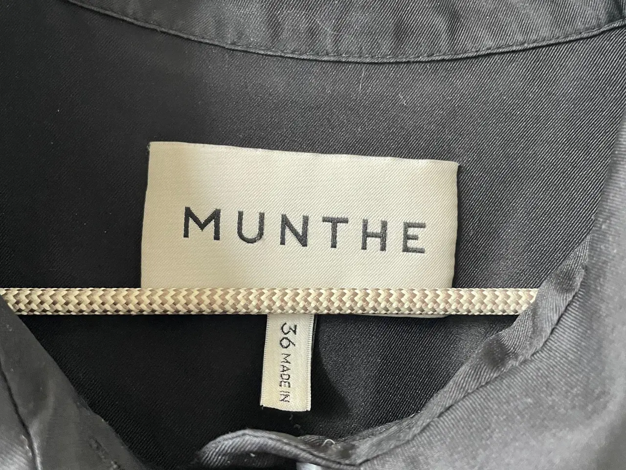 Billede 2 - Munthe sort silkeskjorte 