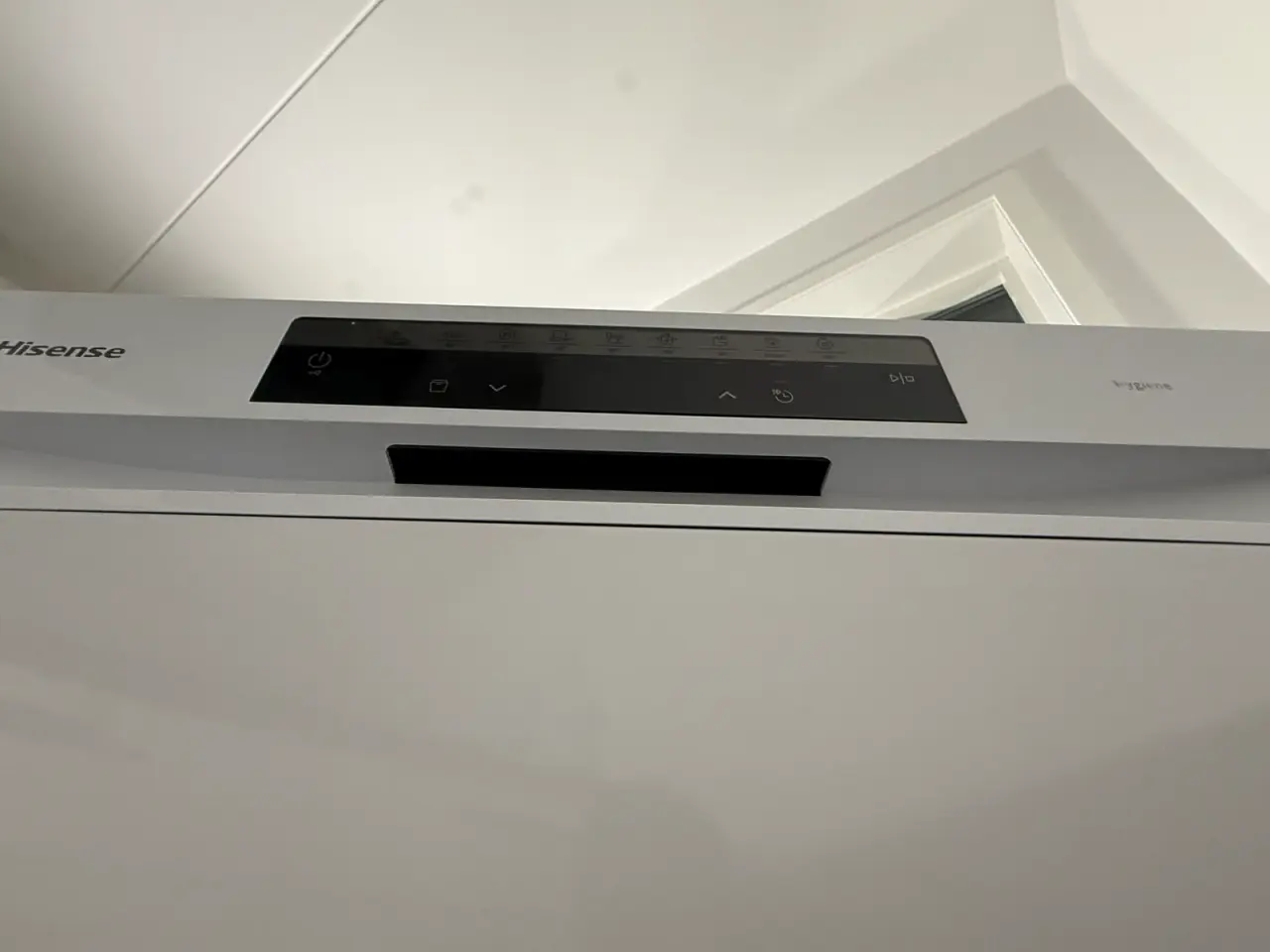 Billede 2 - Hisense HBU663BW opvaskemaskine