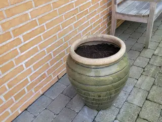 2 høje grønne krukker