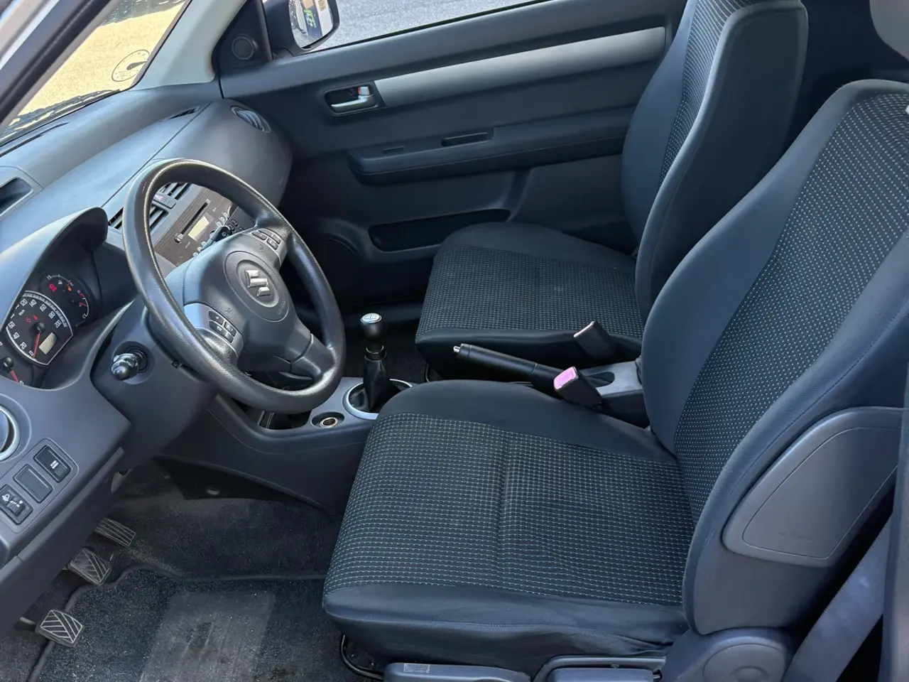 Billede 8 - 🚗 Suzuki Swift 1.3 benzin – 92 HK – årgang 2005