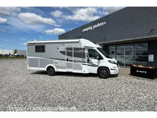 2017 - SunLight   Brugt autocamper med queensbed, sænkeseng og automatgear