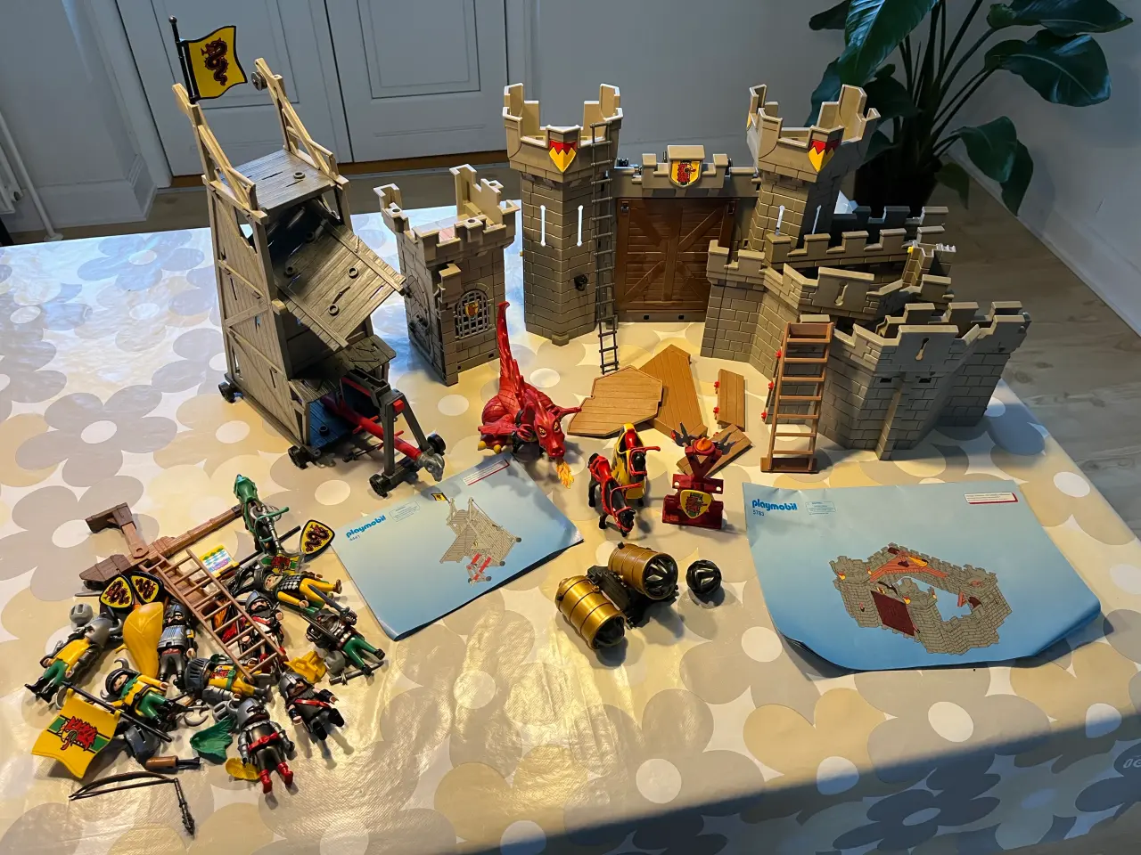 Billede 1 - Playmobil-ridderborg komplet 
