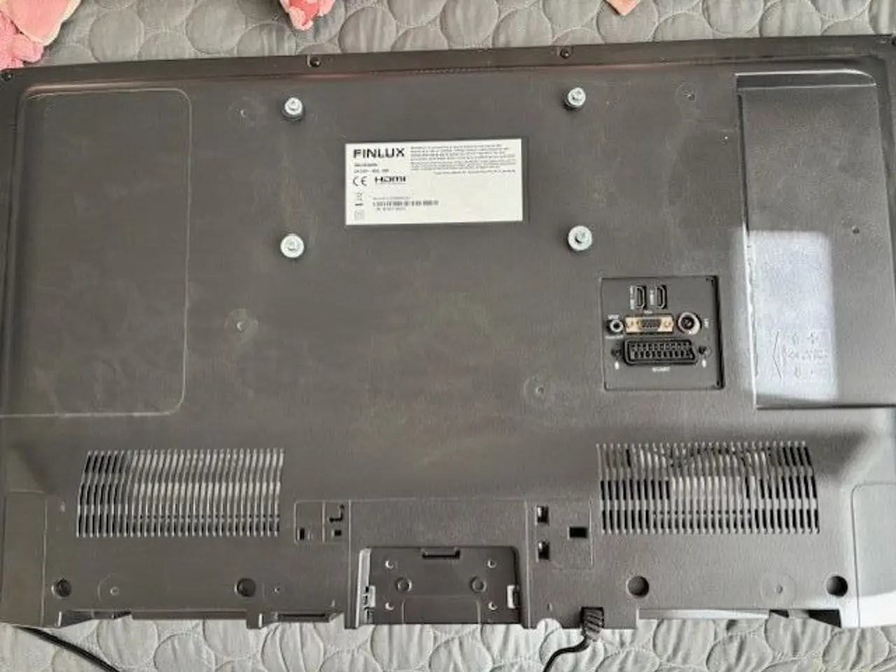 Billede 3 - 32 " Finlux tv med vægbeslag.
