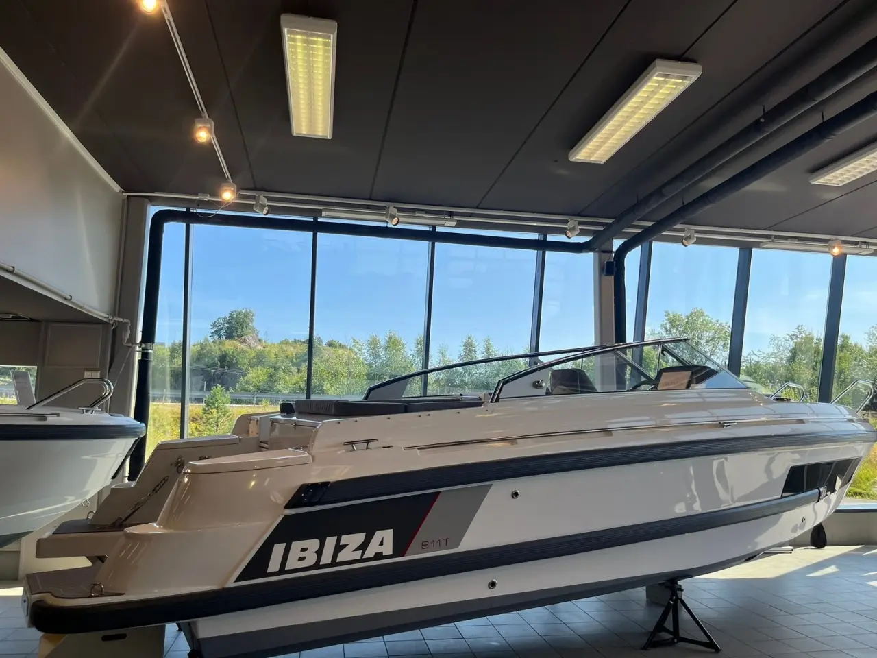 Billede 3 - NY IBIZA 811T MOTORBÅD 300HK