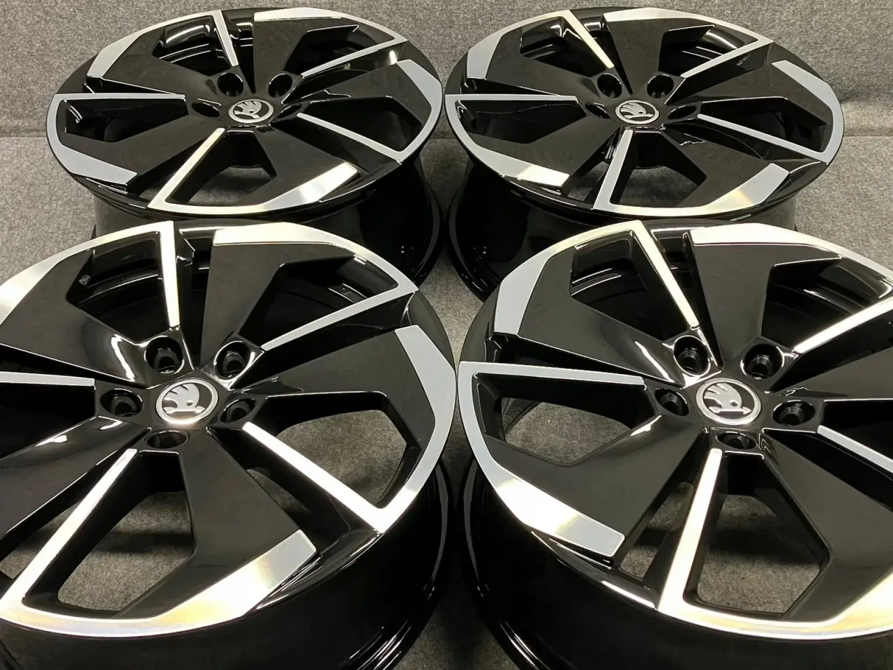 Billede 6 - ALUFÆLGE SKODA OCTAVIA IV RS 5E3 18"