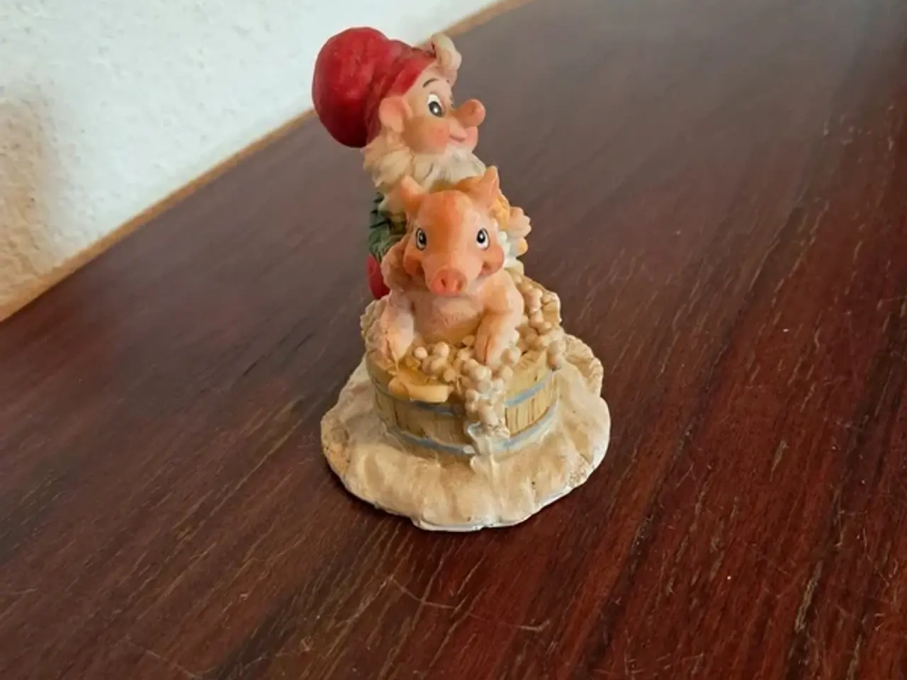 Billede 5 - Nisse med gris i bad